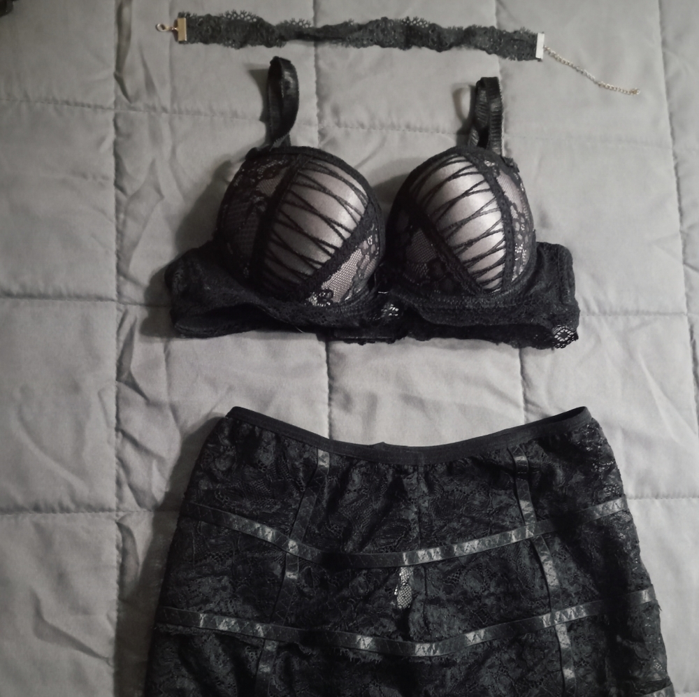 FREDERICKS OF HOLLYWOOD bra and high waisted lace skirt with garters